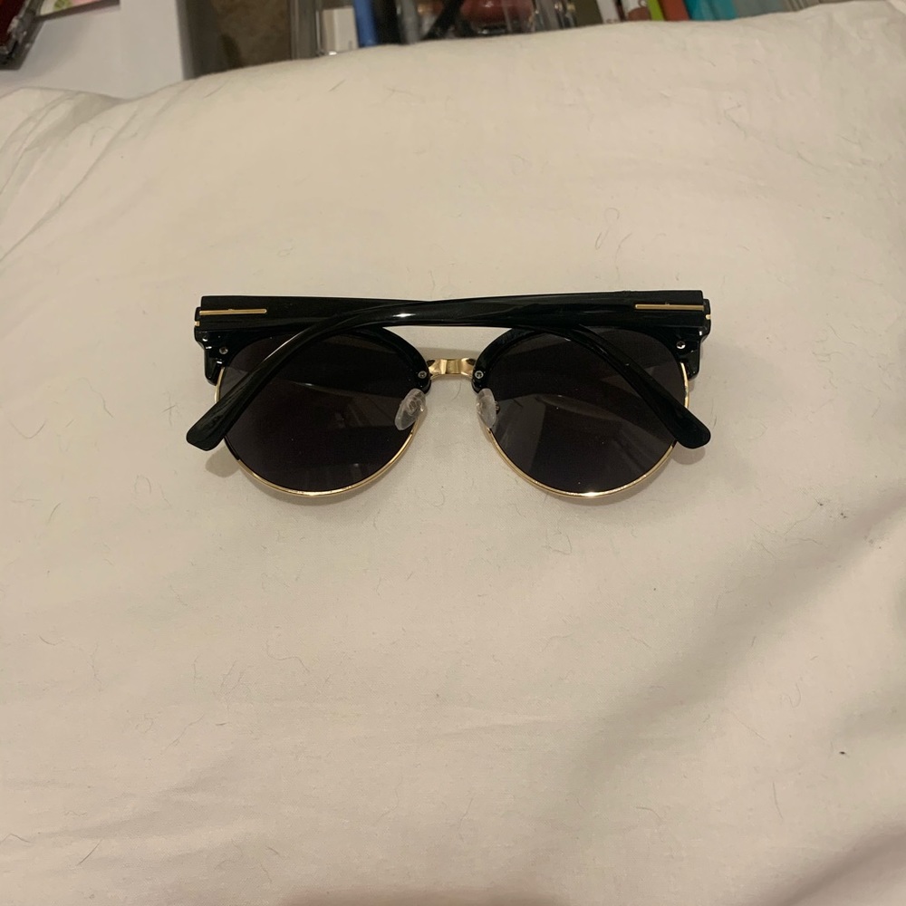 Semi Rimless Sunglasses - Picture 8 of 9